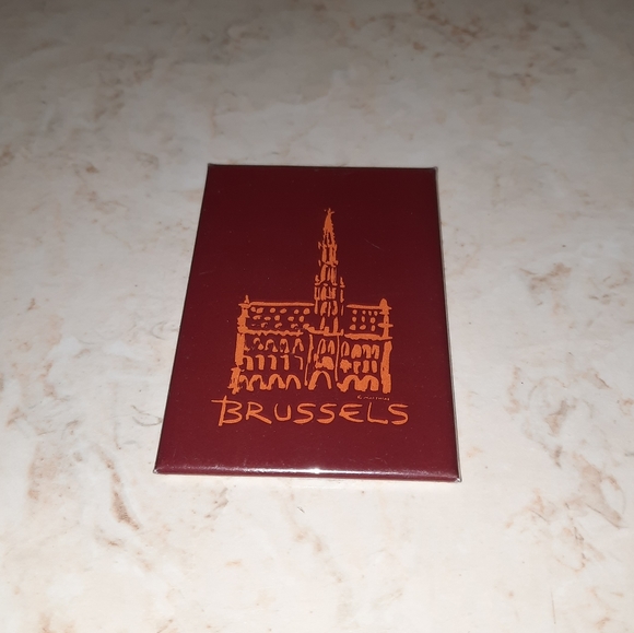 Vintage Brussels Souvenir Fridge Magnet - Picture 2 of 5